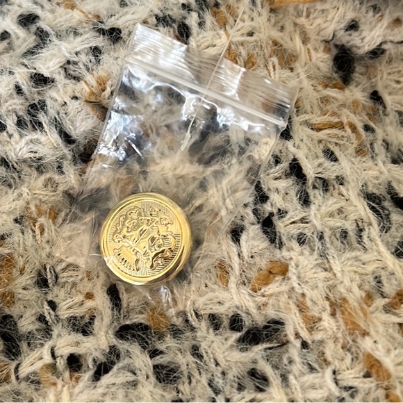 NEW Freshman 1996 Cream Tweed Fuzzy Knit Gold Crested Button Crop Cardigan - S - Picture 11 of 12